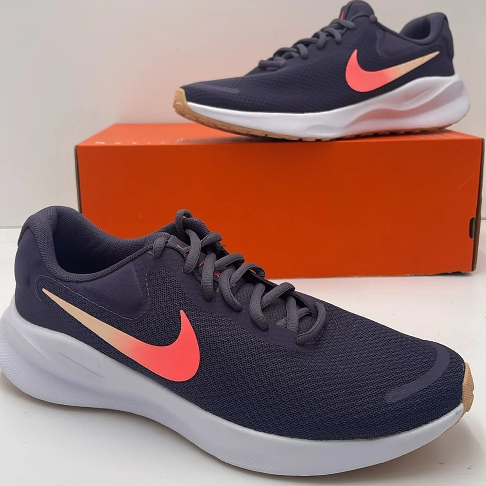 NIKE Men’s REVOLUTION 7
DK RAISIN/CRIMSON TINT-WHITE-HOT PUNCH
Style FB2208-500 - Picture 14 of 16